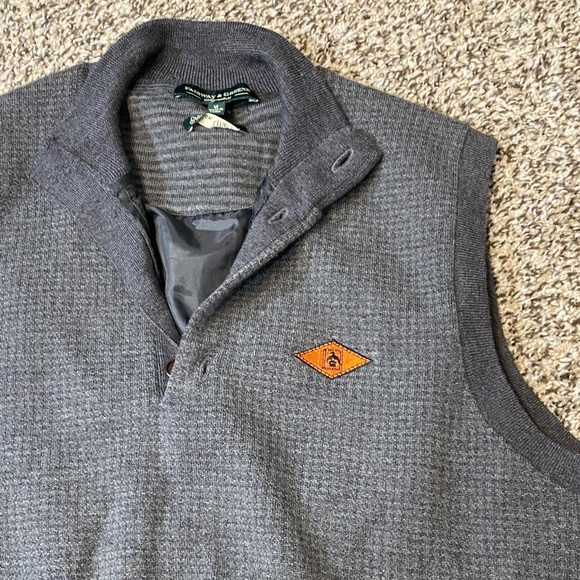 Fairway & Greene Italian Merino Wool Dark Gray V-Neck Sweater Vest - Picture 4 of 9